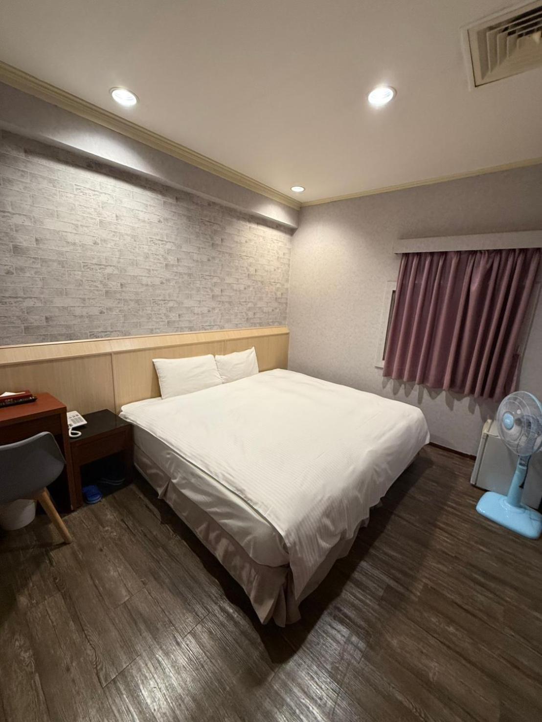 Double Room No