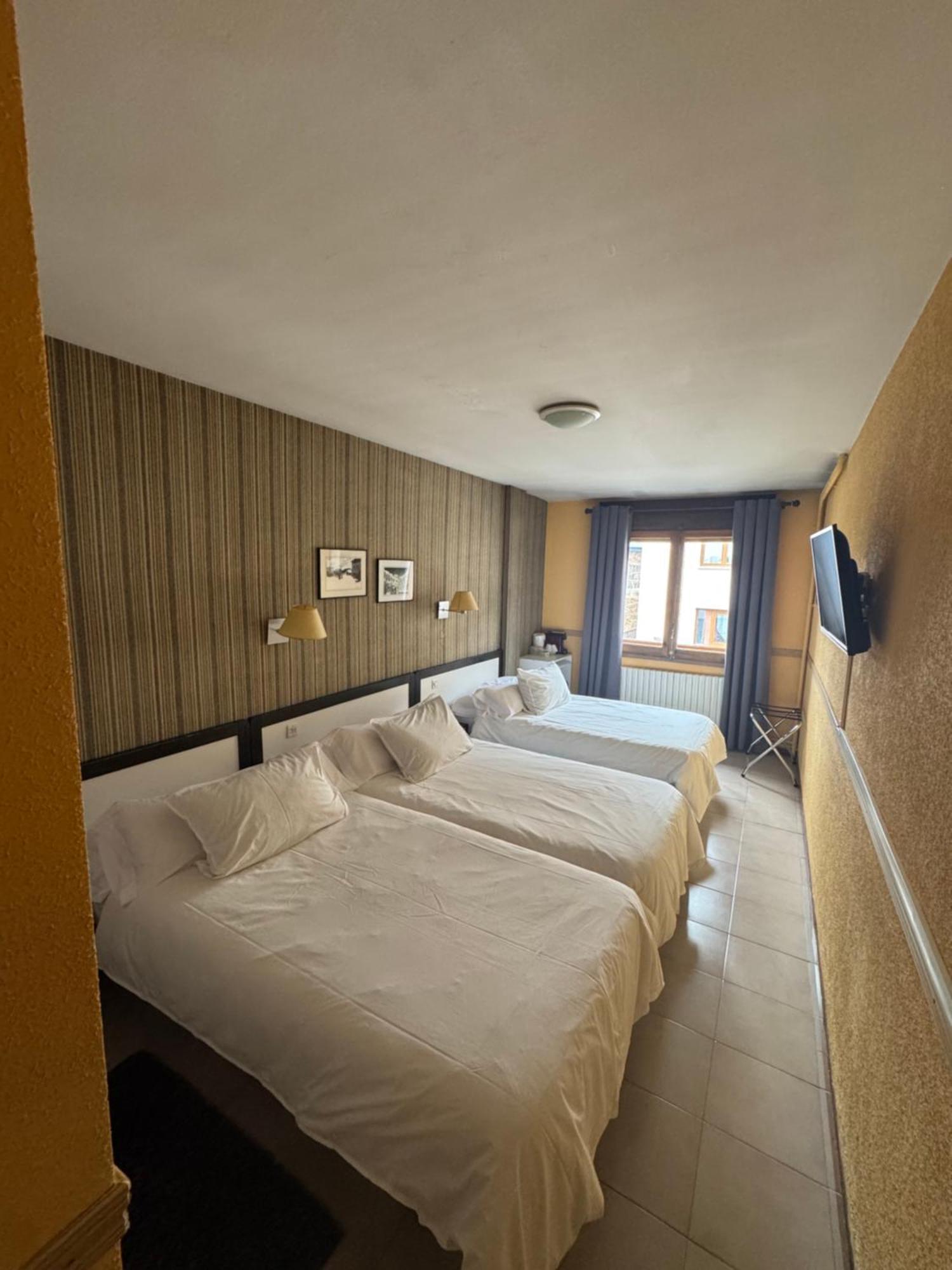 Triple Room,1742897507:JPEG
