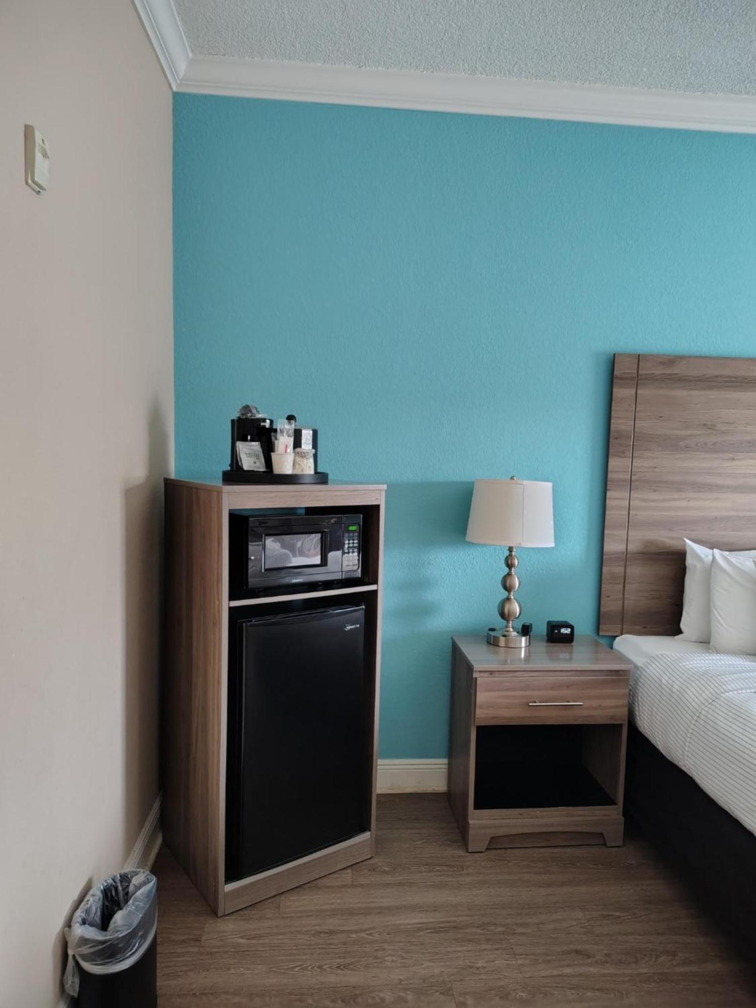 Standard Zimmer mit Kingsize-Bett