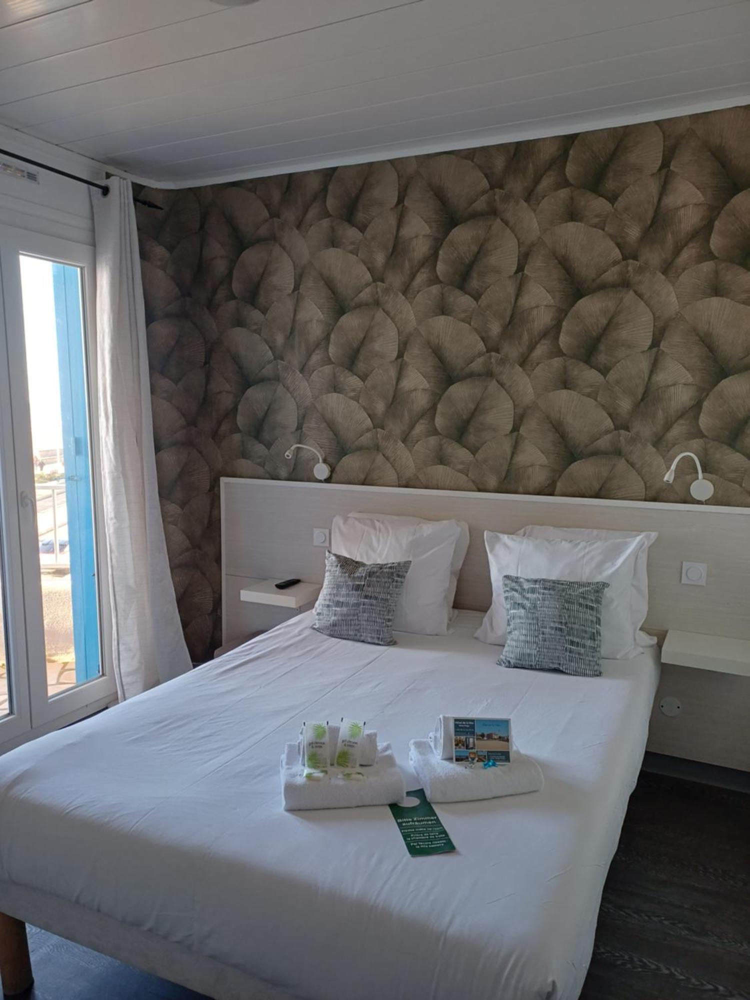 Double Room Balcony Sea Street View