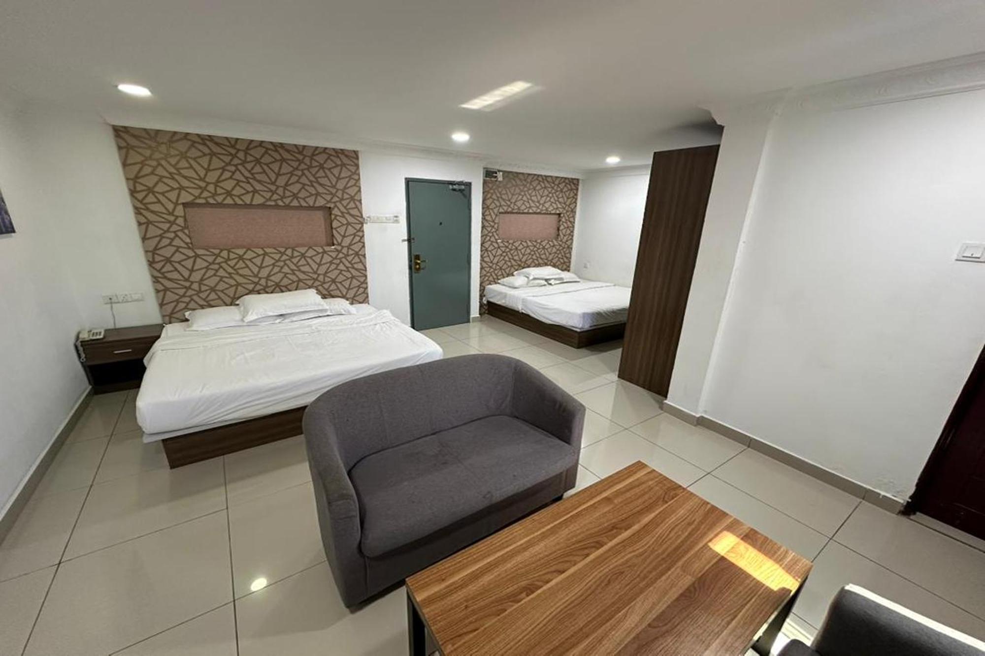 Deluxe Family Room