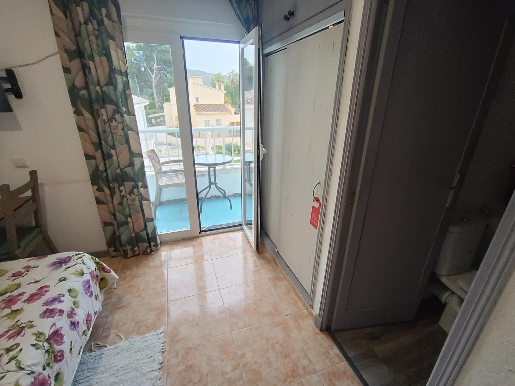 Single Room Mountain View