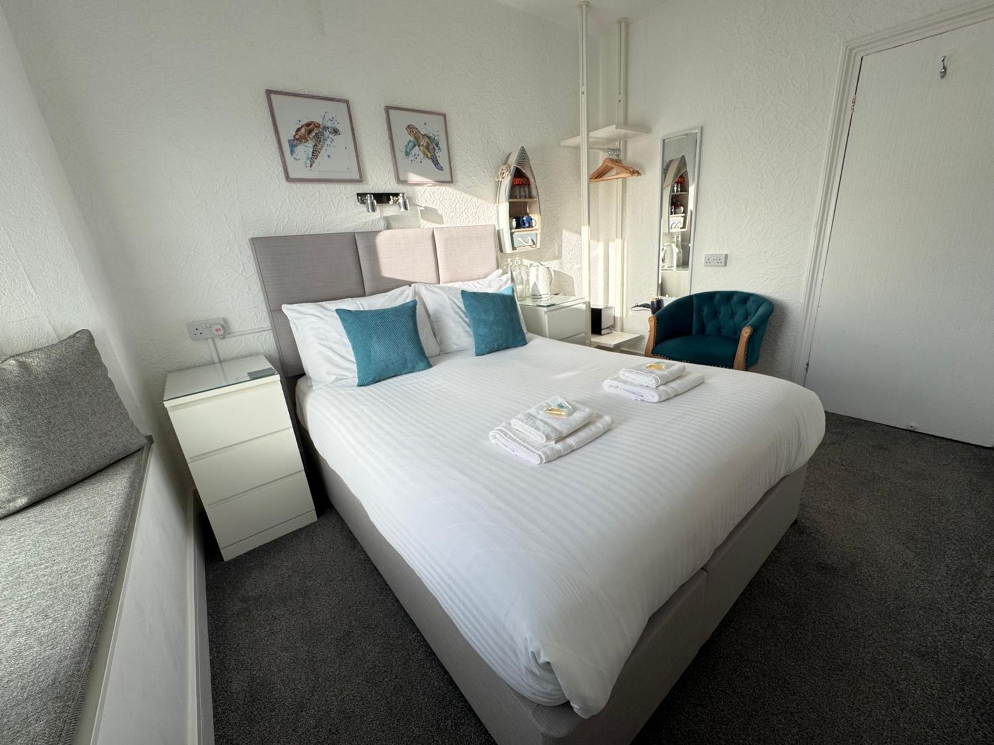 Room 5 Double Room King Bed En-suite,1743300318:JPEG