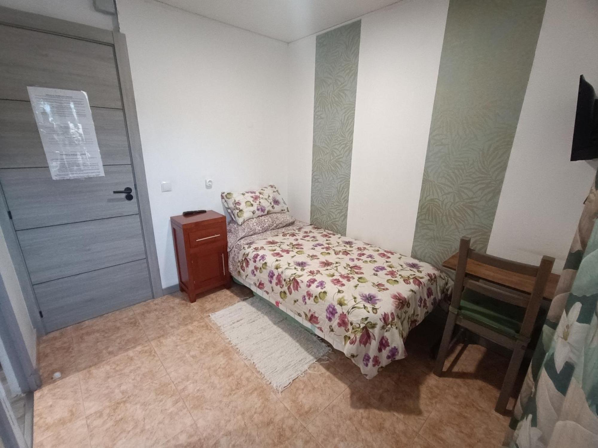 Single Room Mountain View