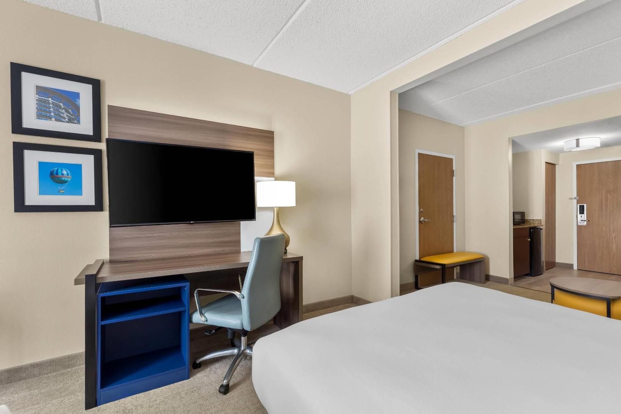 Queen Suite with Two Queen Beds - Non-Smoking