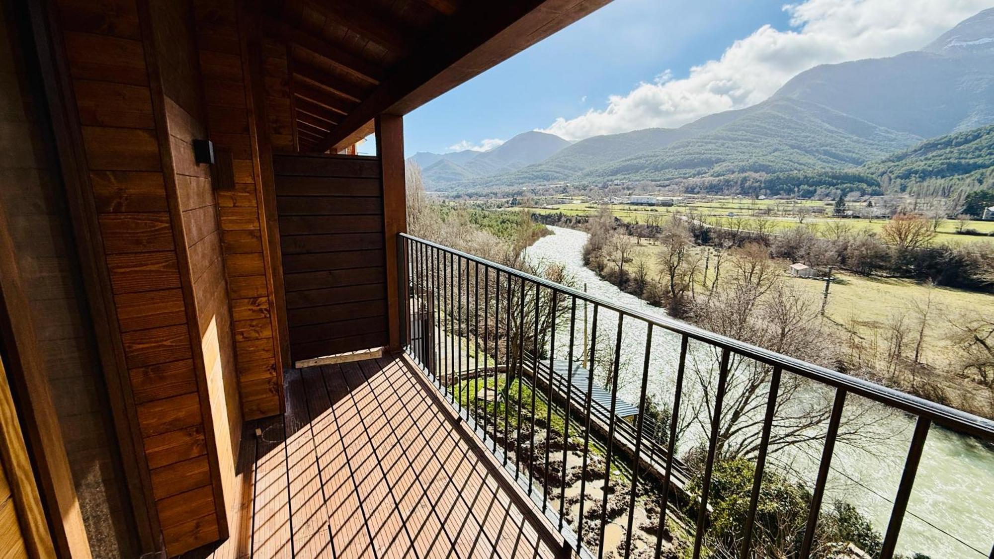 Double Room Mountain View