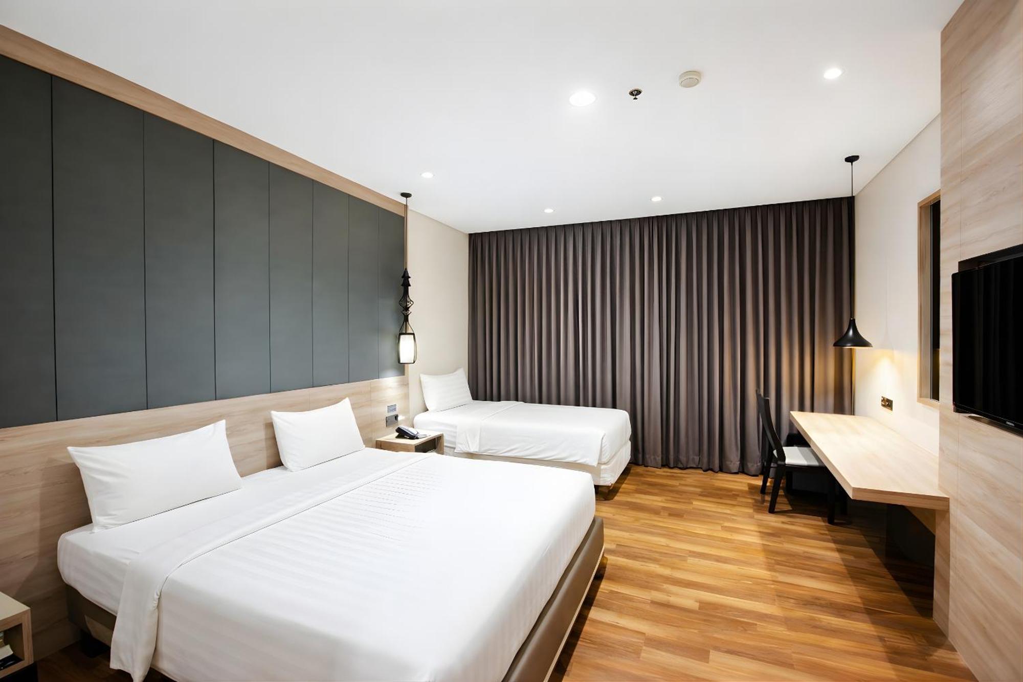 Triple Room