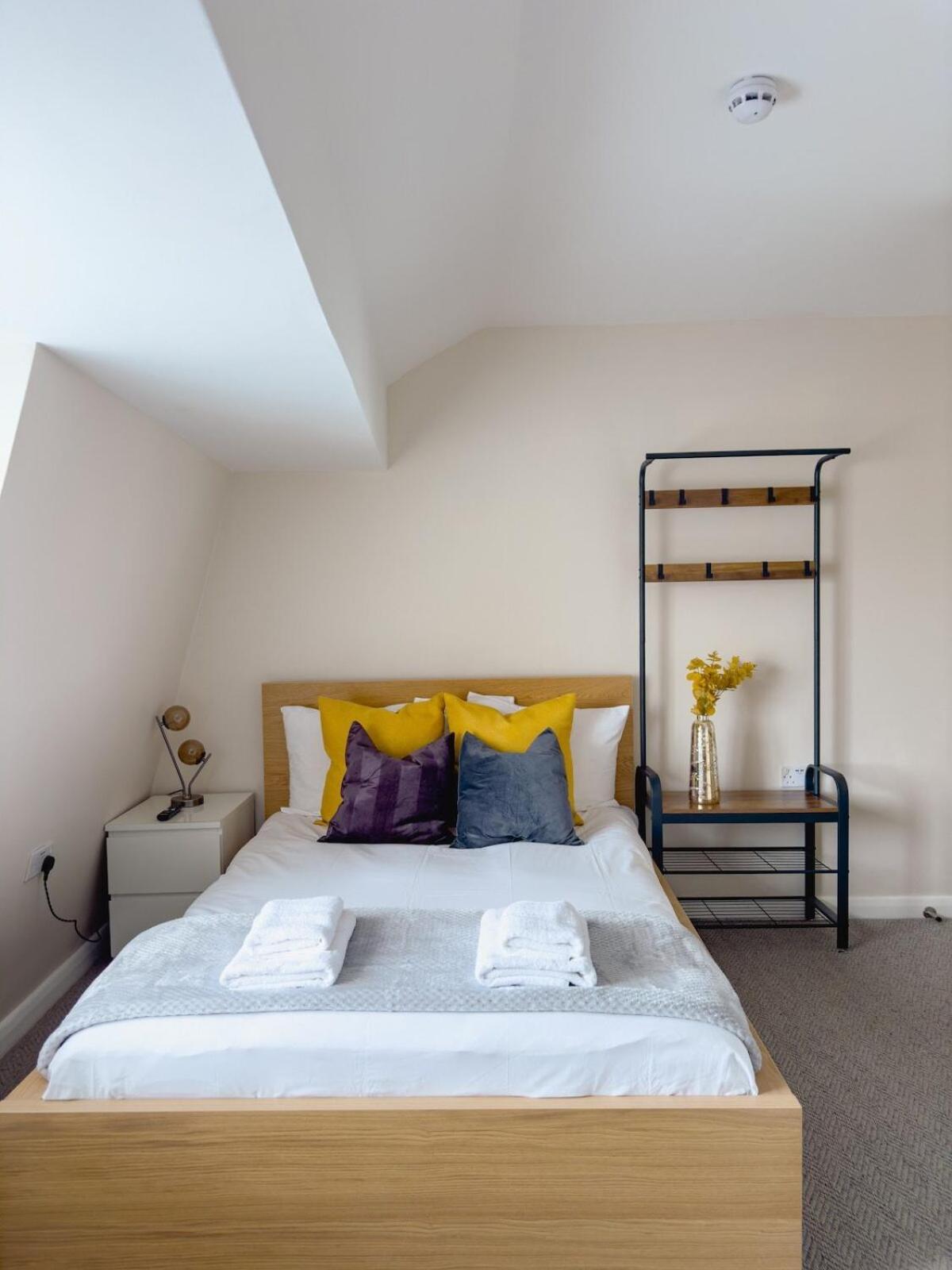 Deluxe One-Bedroom Apartment with City View