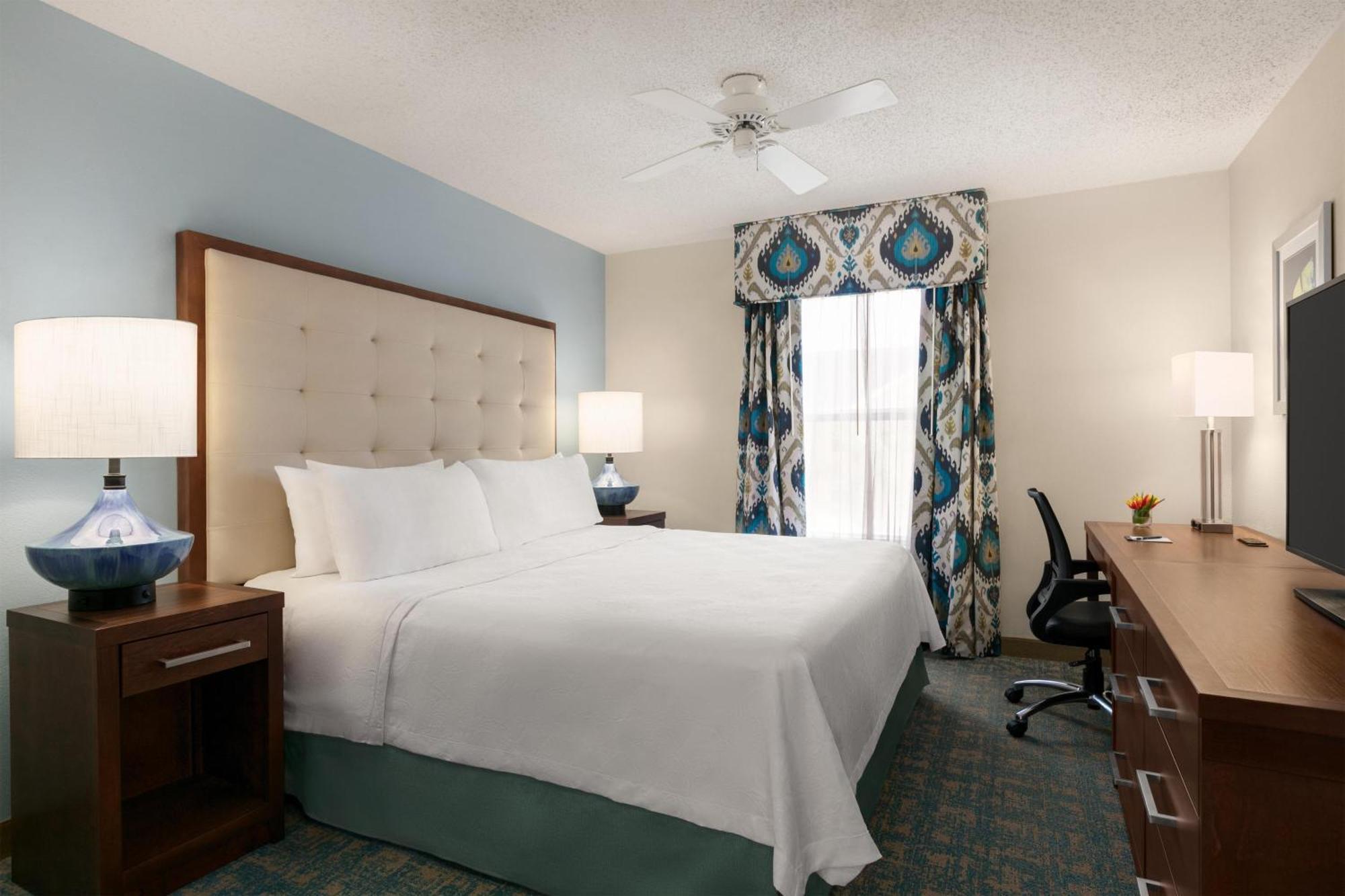 One-Bedroom King Suite Non-Smoking