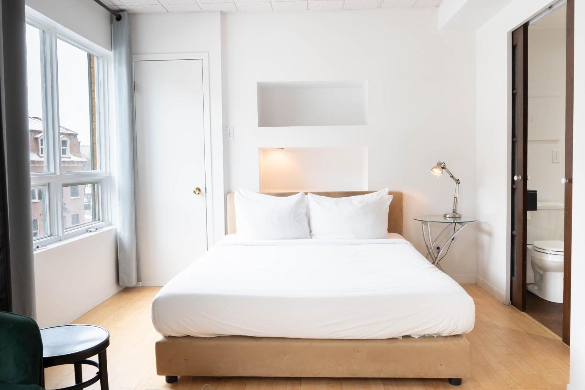 Small Double Room,1758327166:JPEG