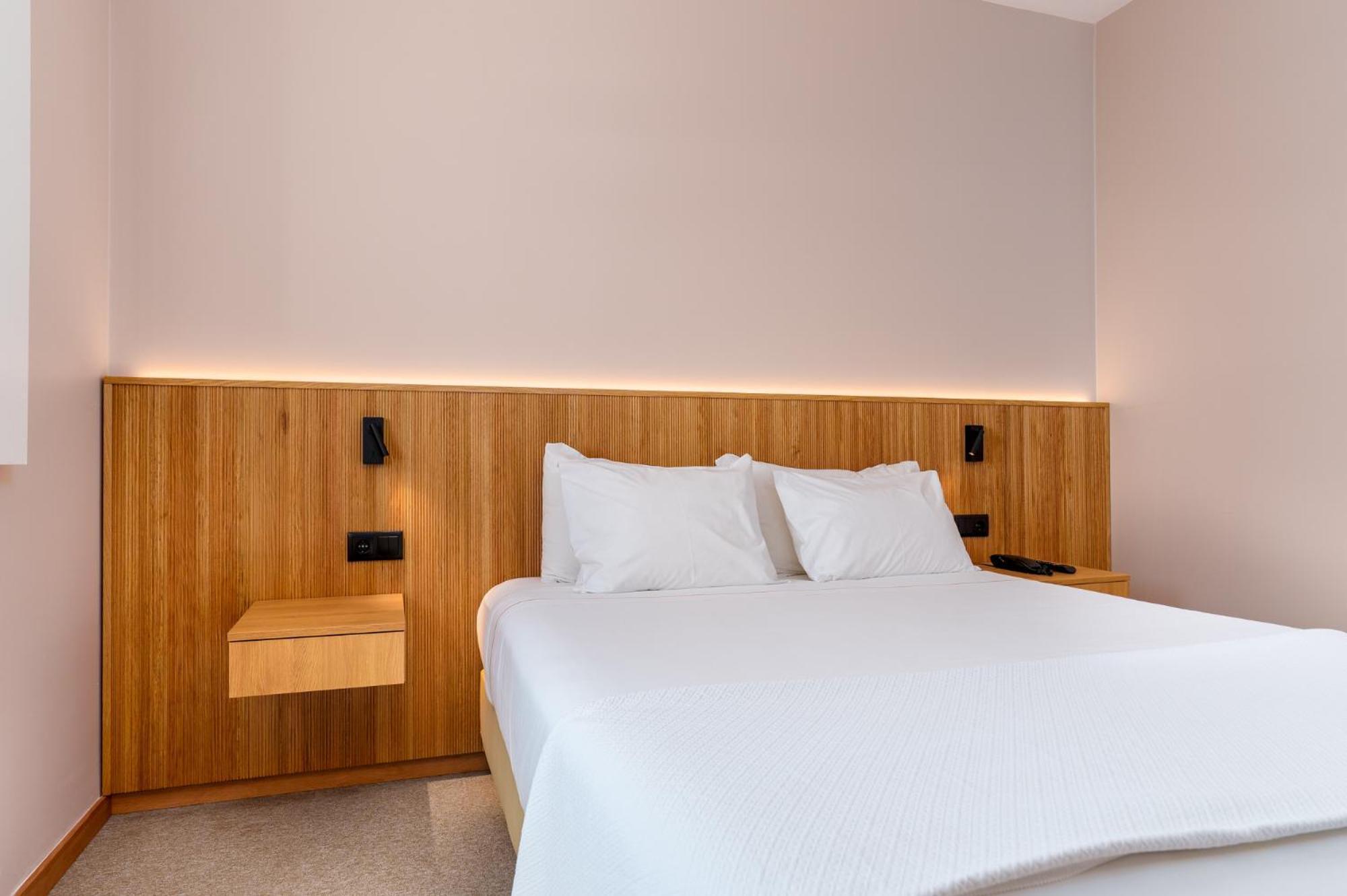 Single Room,1758518714:JPEG