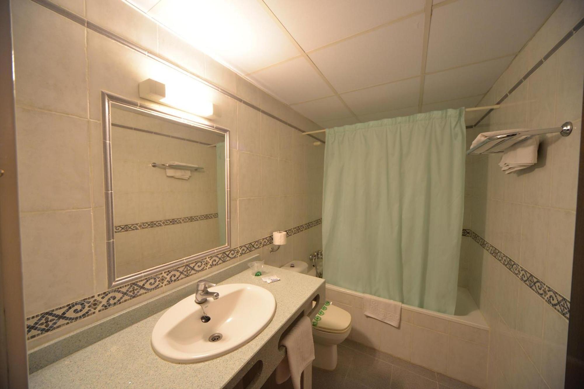 Double Room,1758523740:JPEG