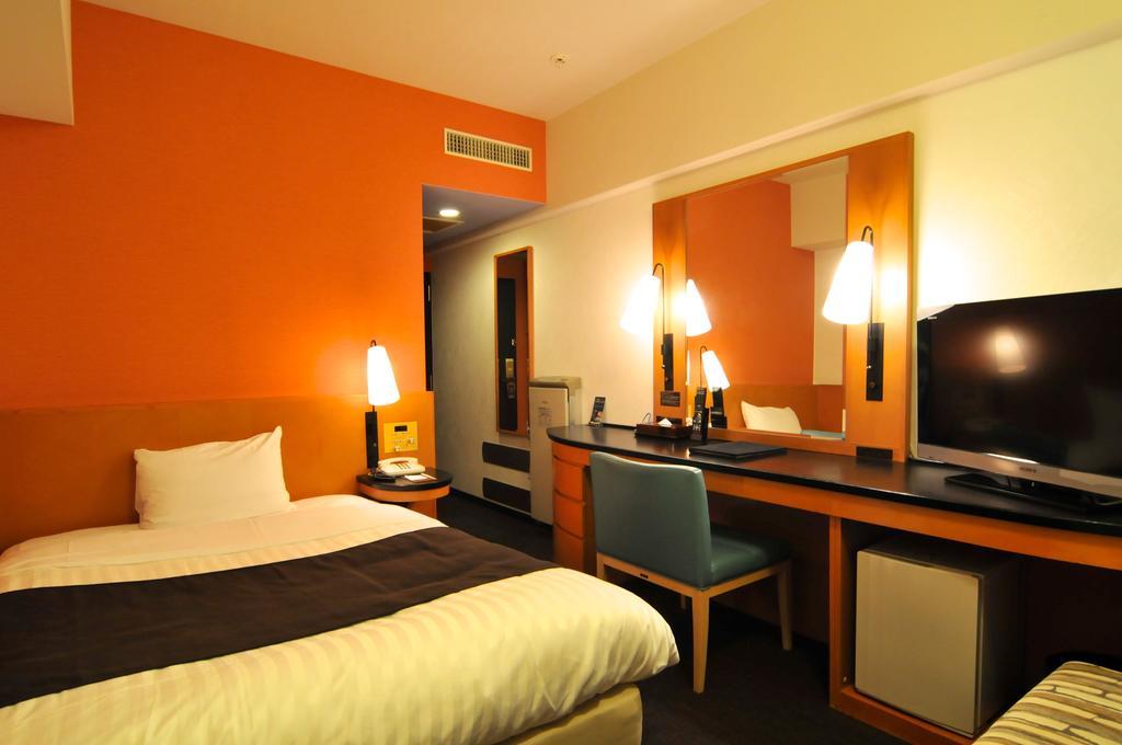 Small Double Room - Non-Smoking with Breakfast
