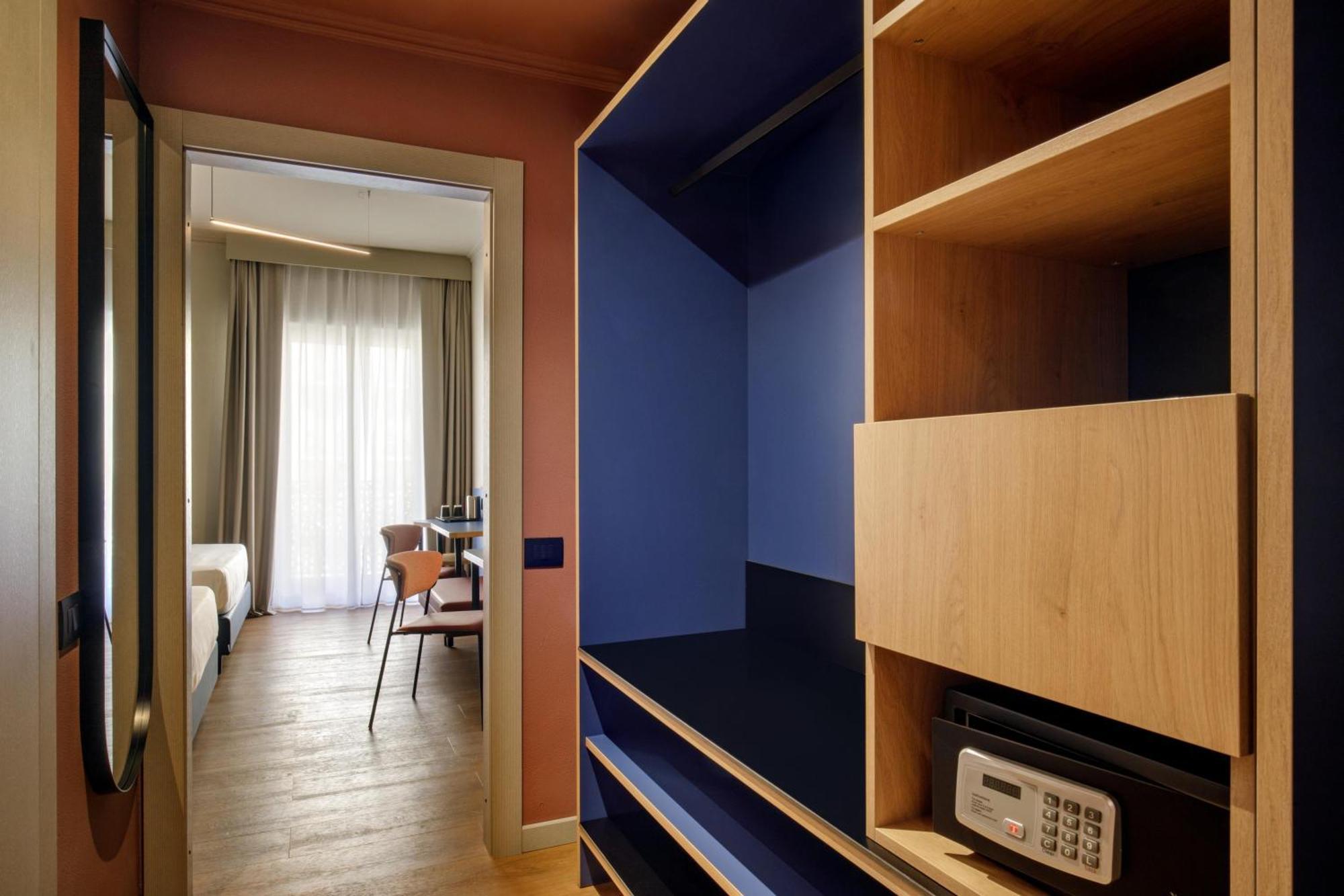 Comfort Queen Room