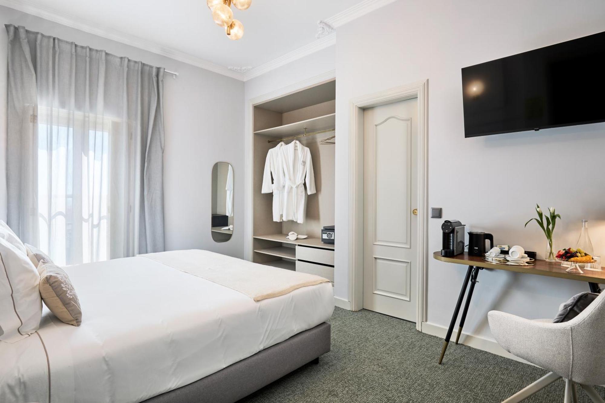 Double Room,1765190079:JPEG