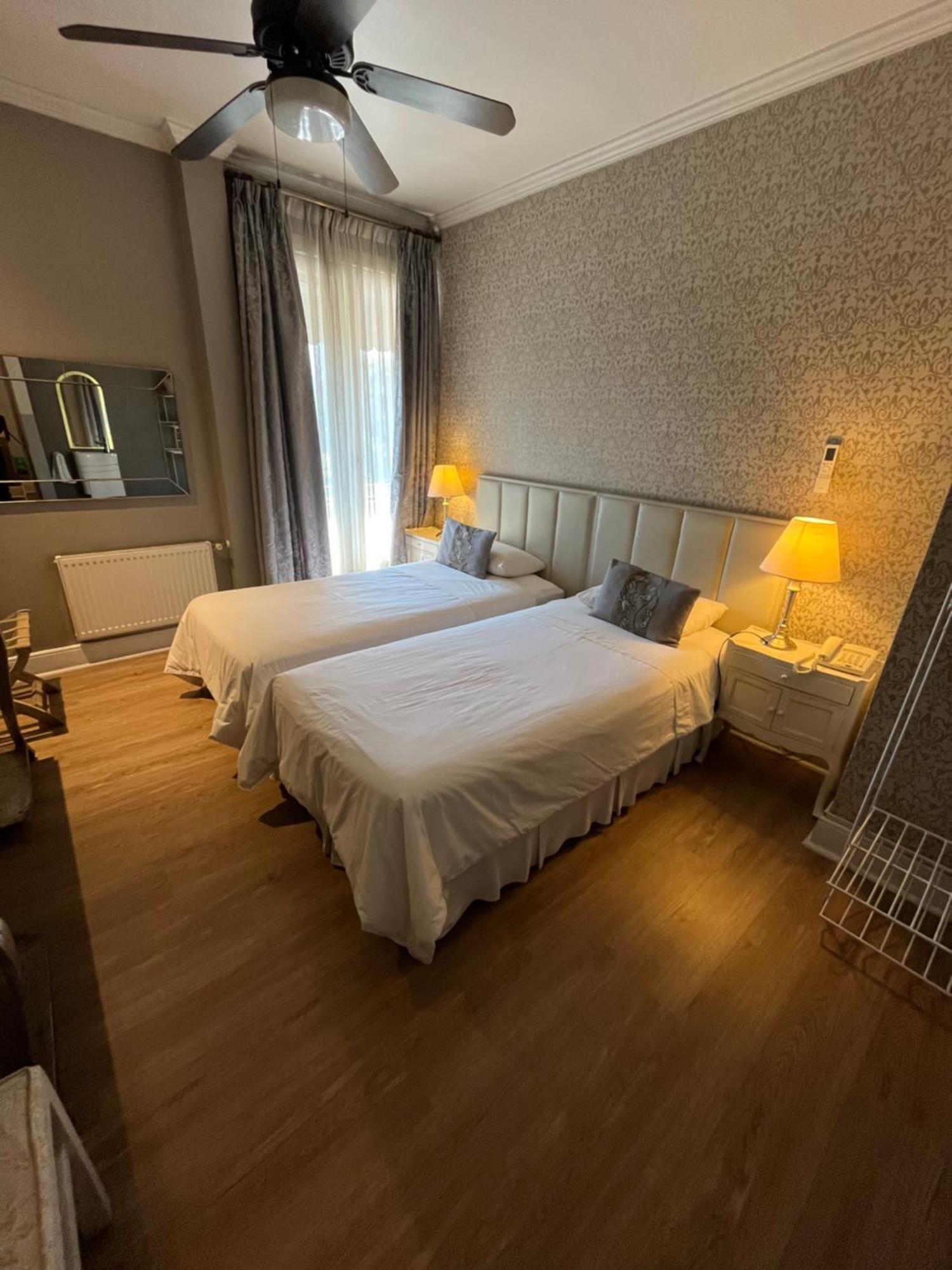 Double Room Private External Bathroom