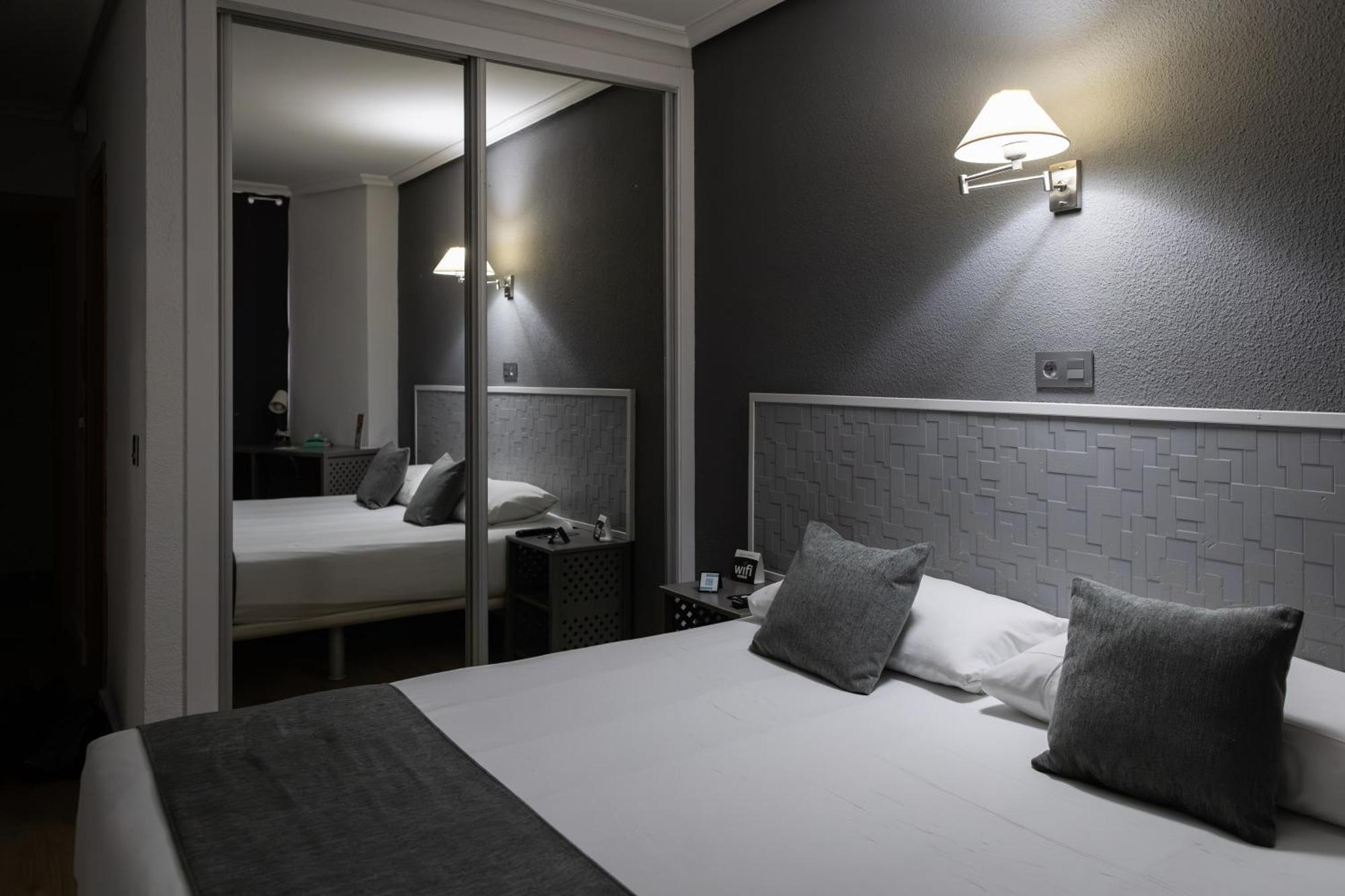 King Room,1765367966:JPEG