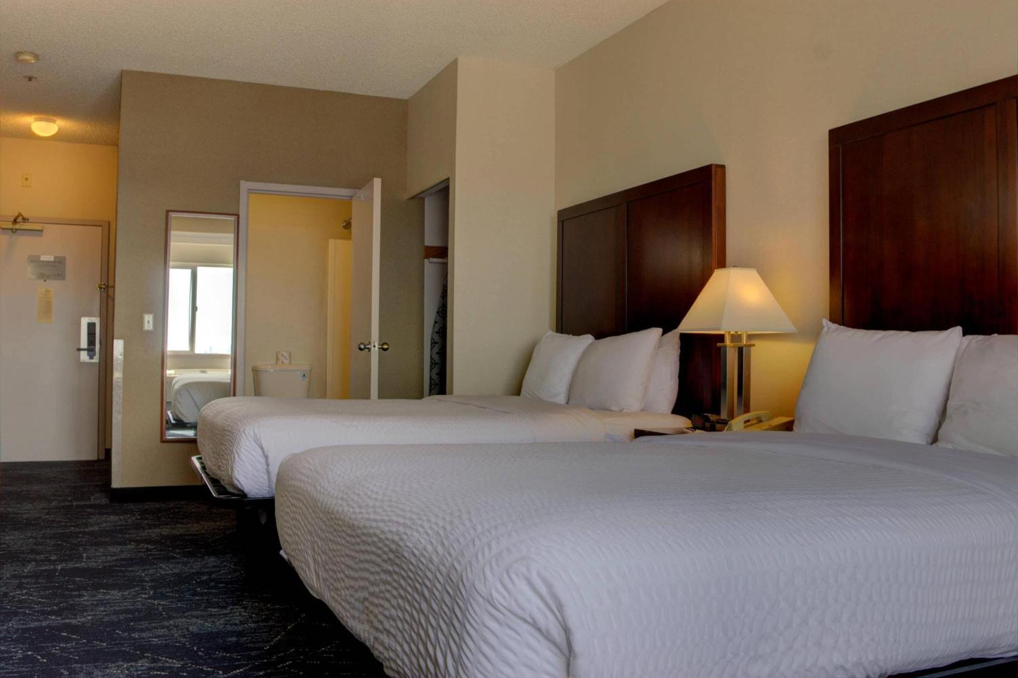 Queen Room with Two Queen Beds - Non-Smoking