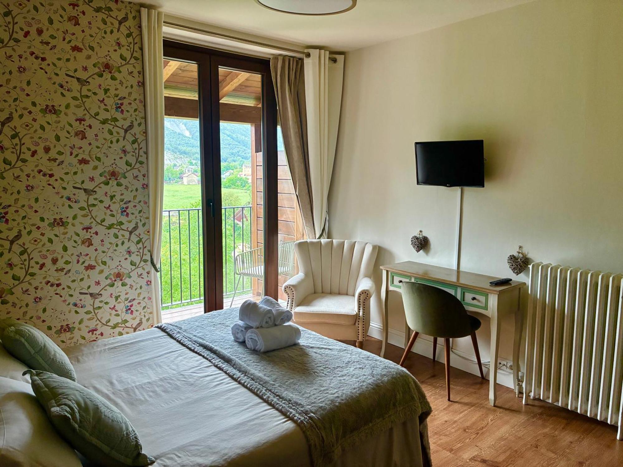 Double Room Mountain View