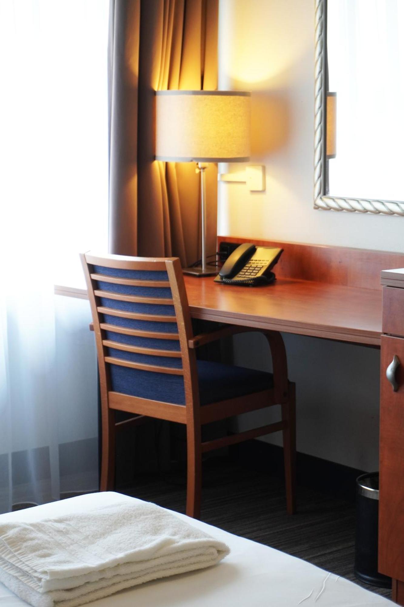 Twin Room,1769475585:JPEG
