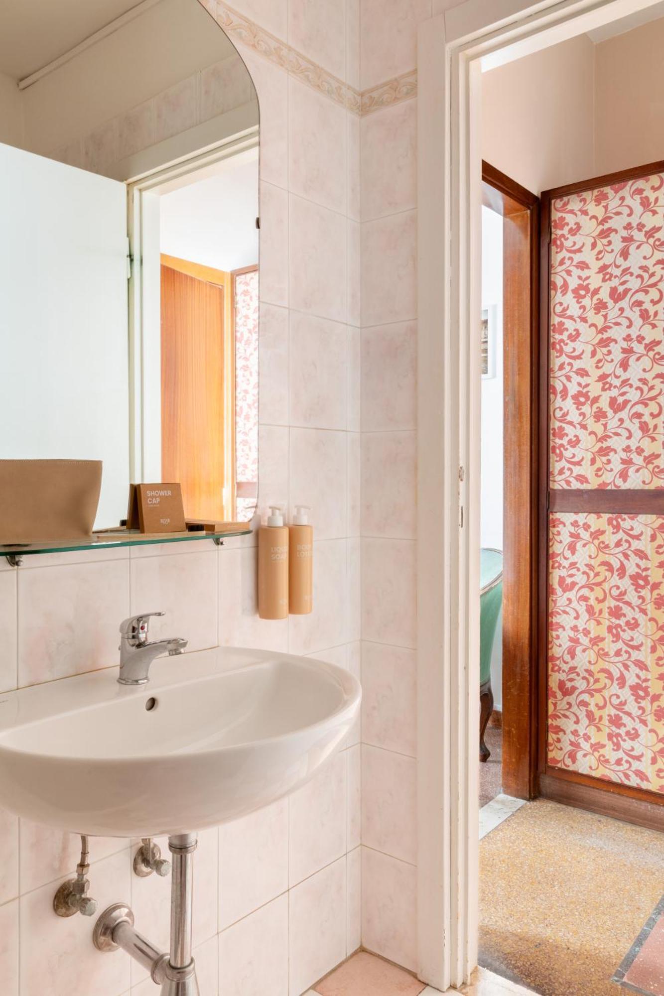 Economy Double or Twin Room