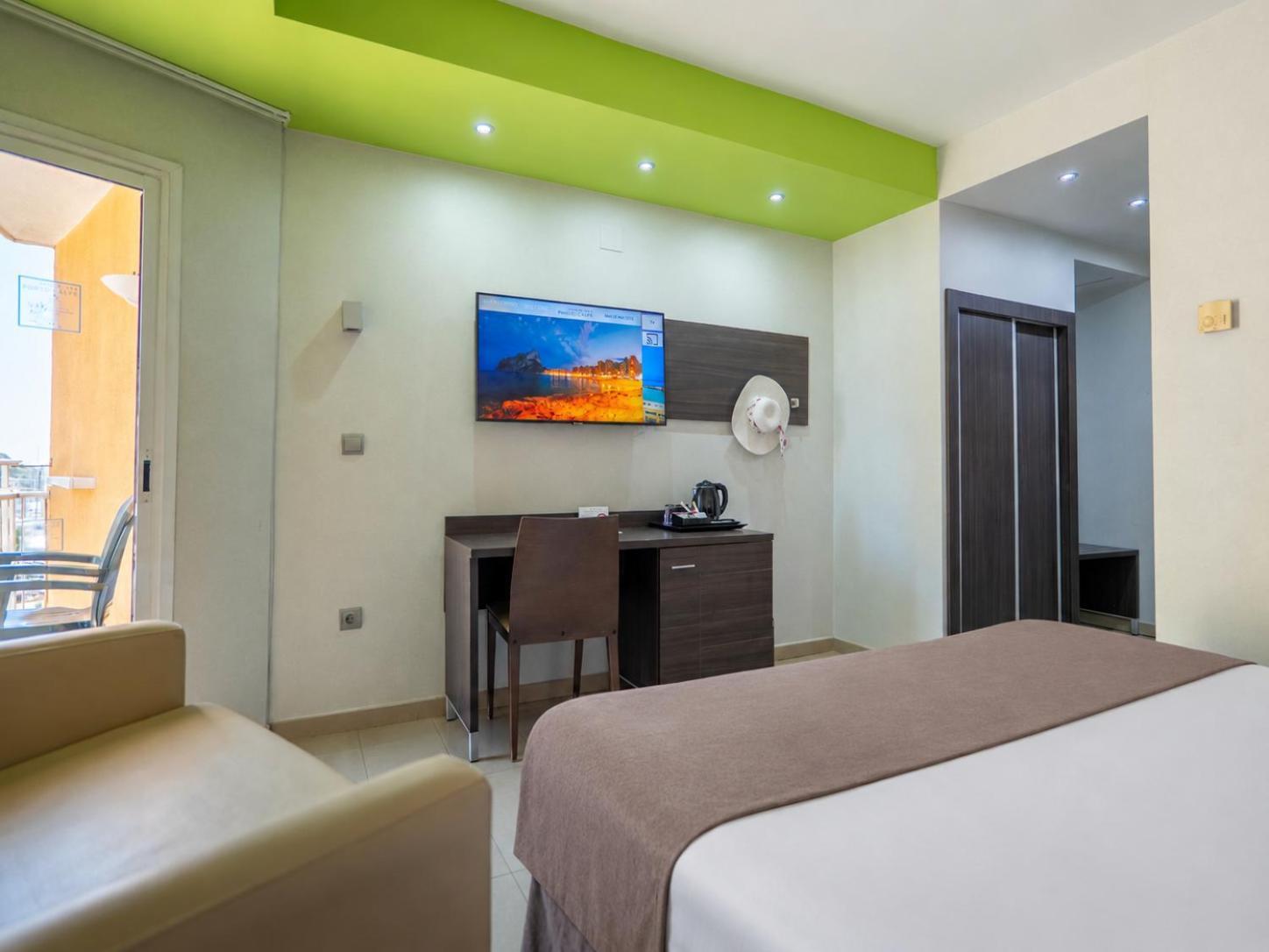 Comfort Double or Twin Room Lateral Sea View