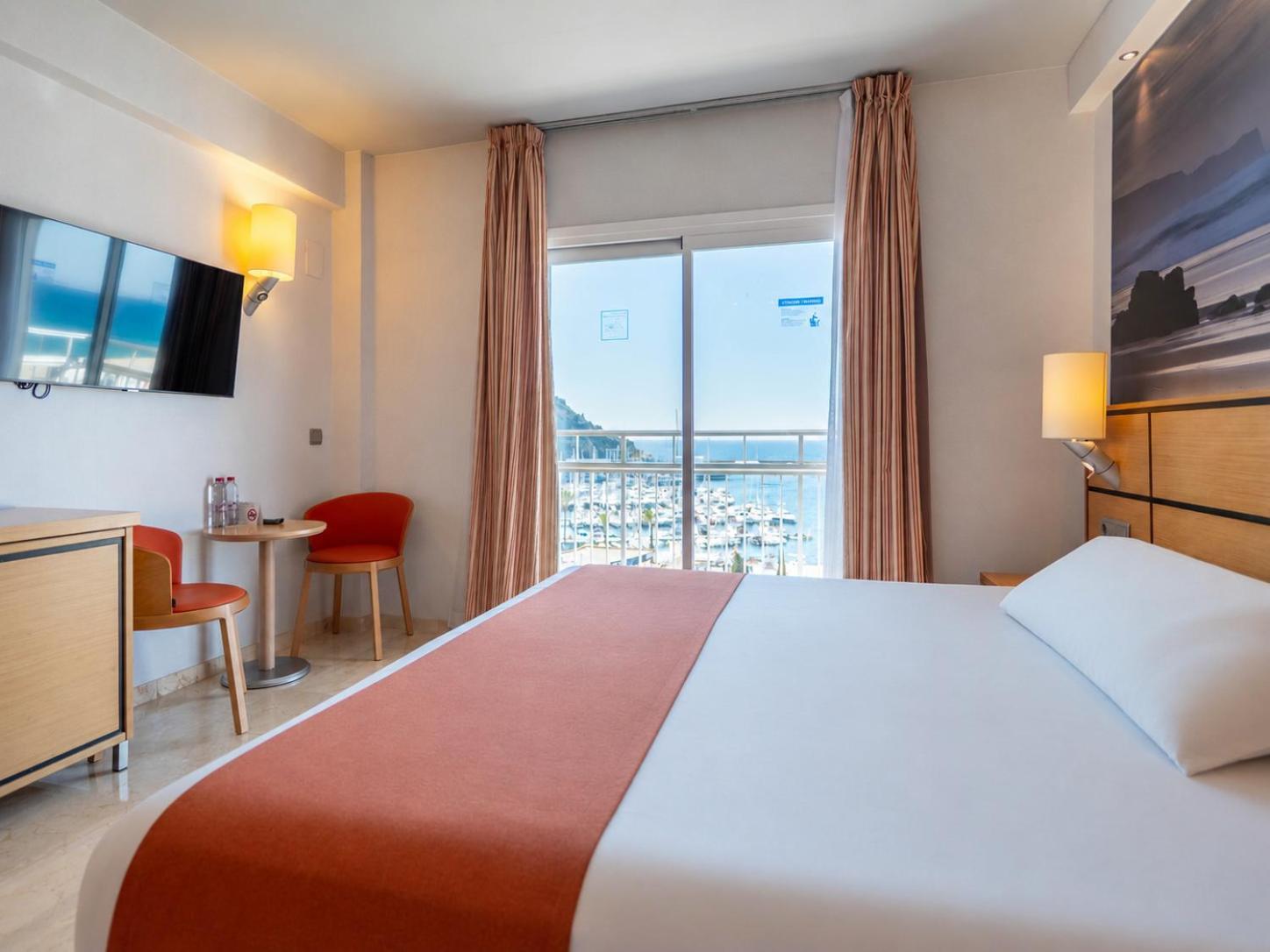 Superior Double or Twin Room Front Sea View