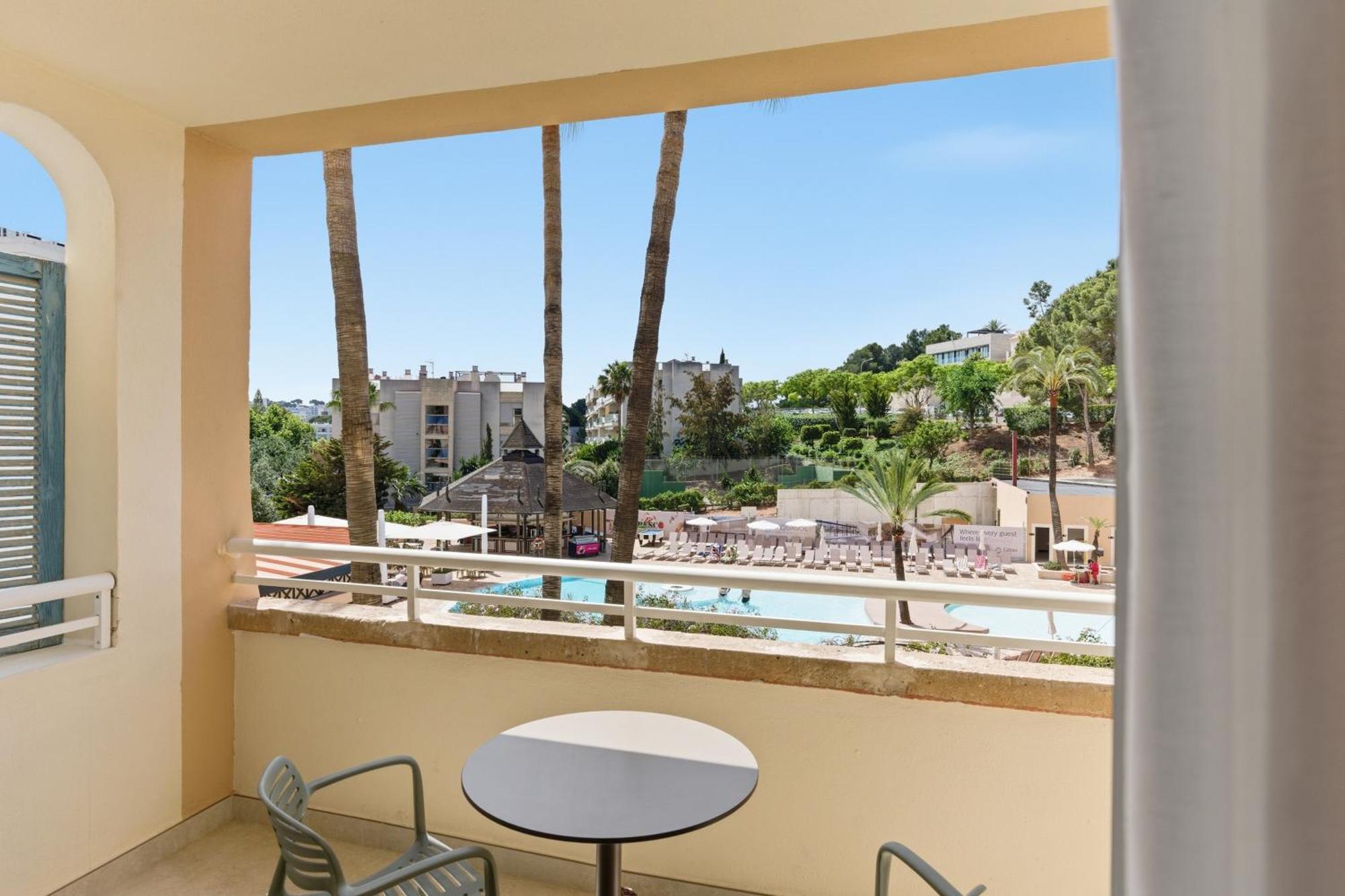 Appartement 1 Chambre avec Balcon et Vue sur la Piscine