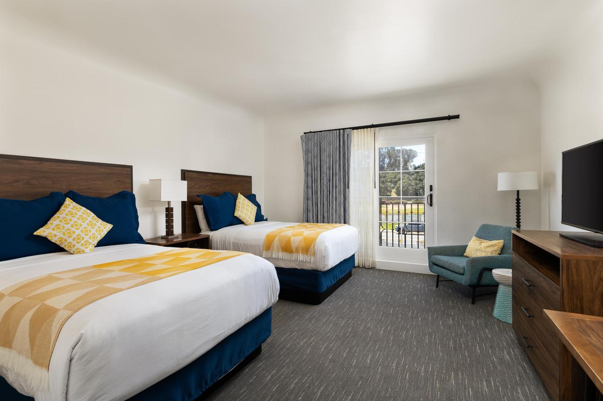 Deluxe Room 2 Double Beds