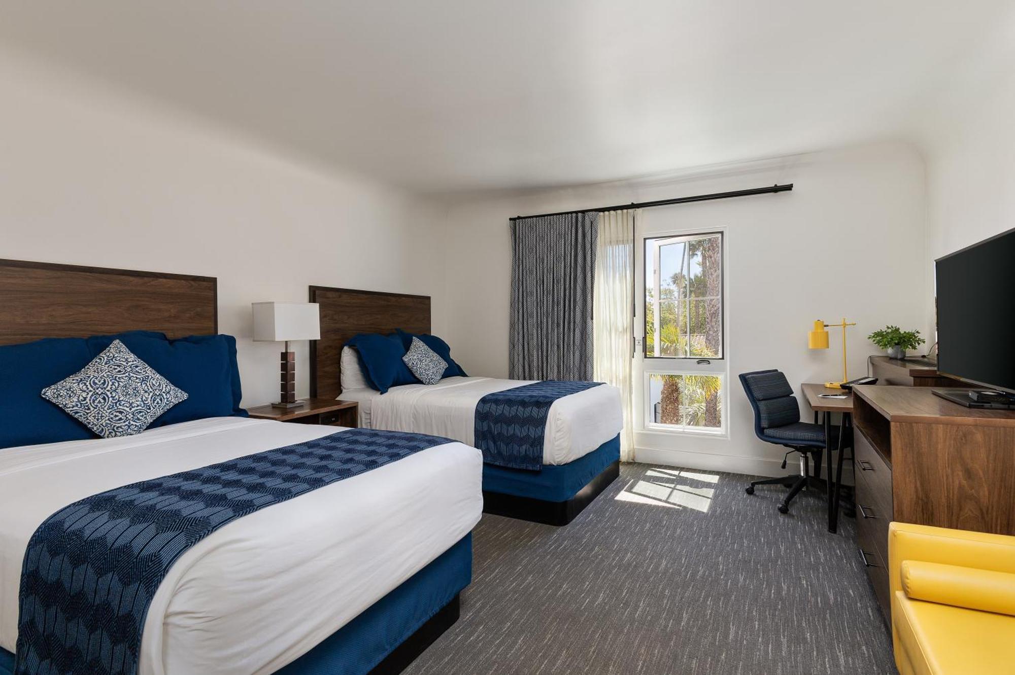 Standard Room 2 Double Beds