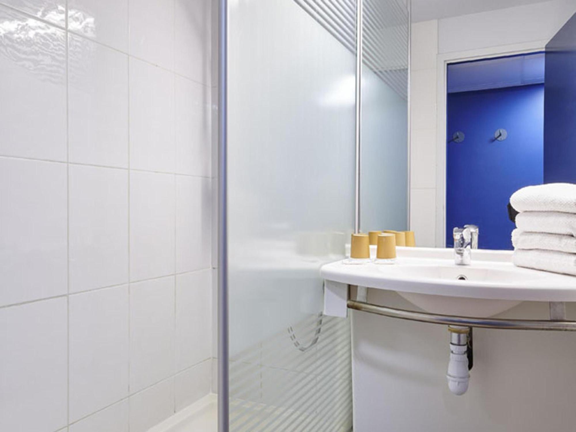 Triple Room 1 Double bed 1 Single Bed