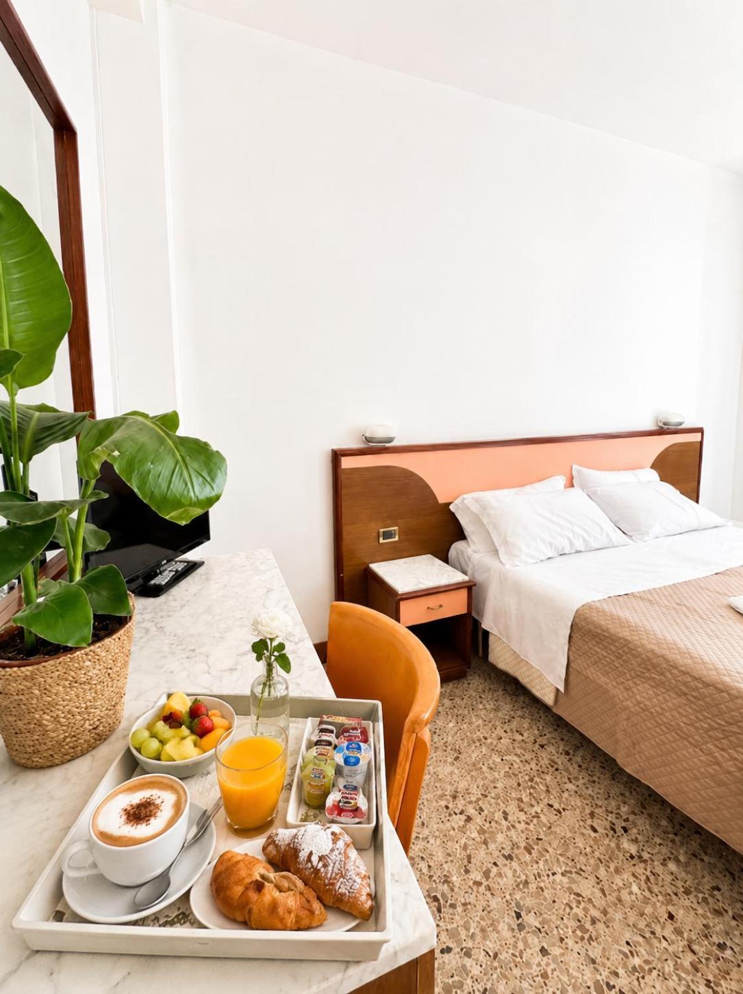 Double or Twin Room Side Sea View