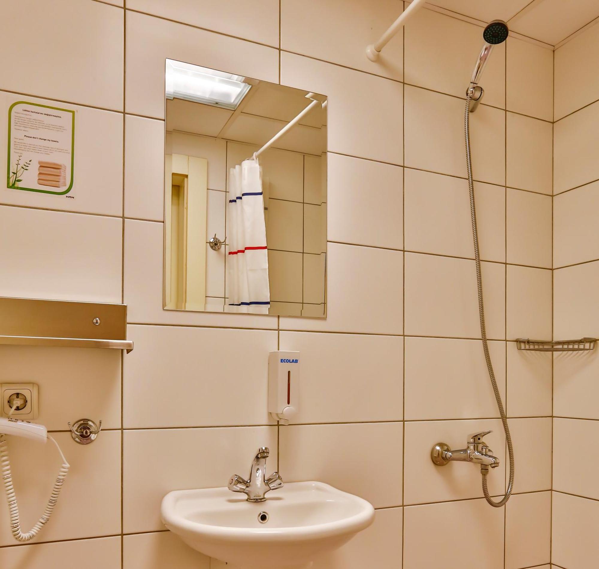 Doppel- oder Zweibettzimmer