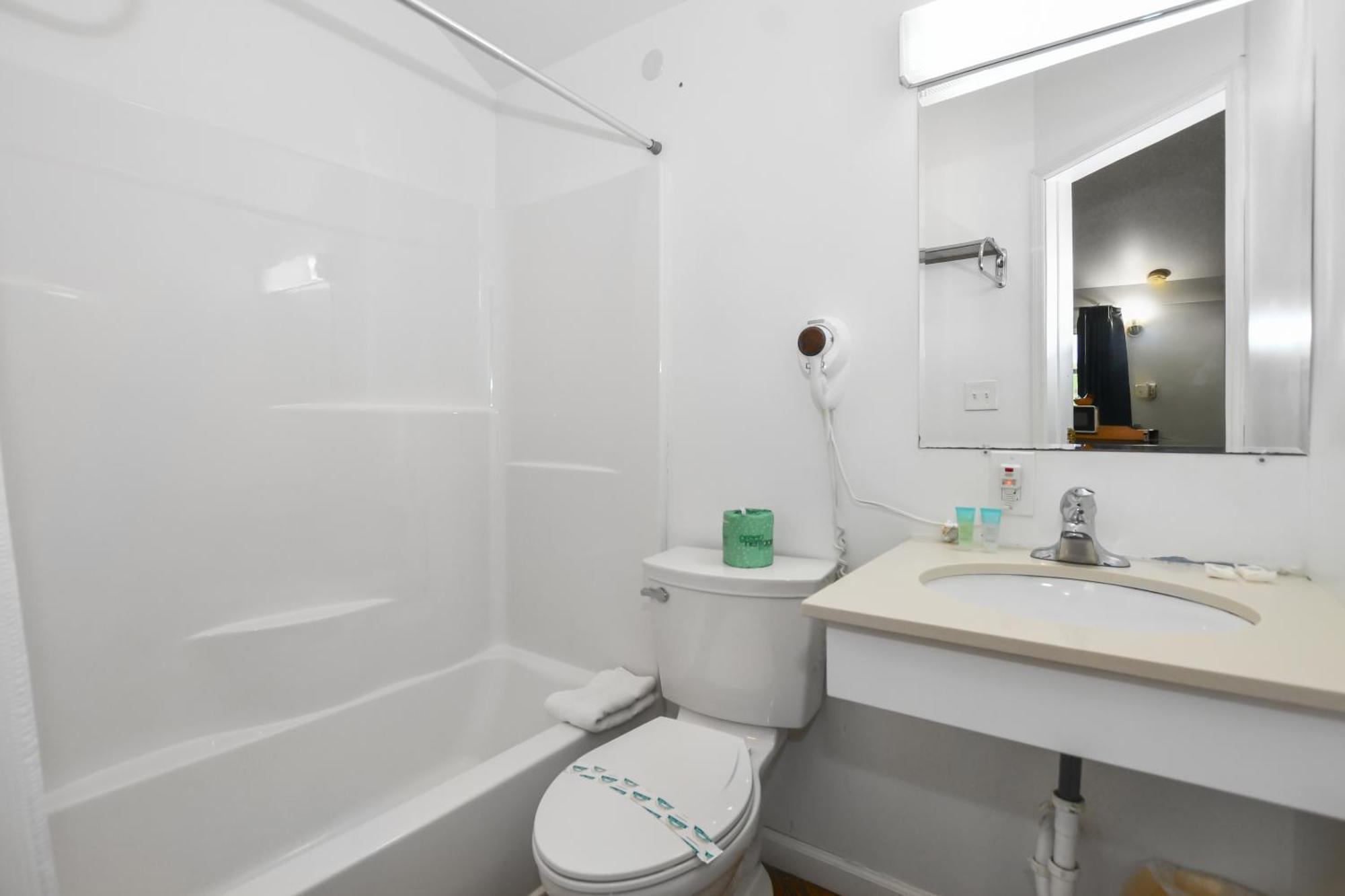 Single Queen Room