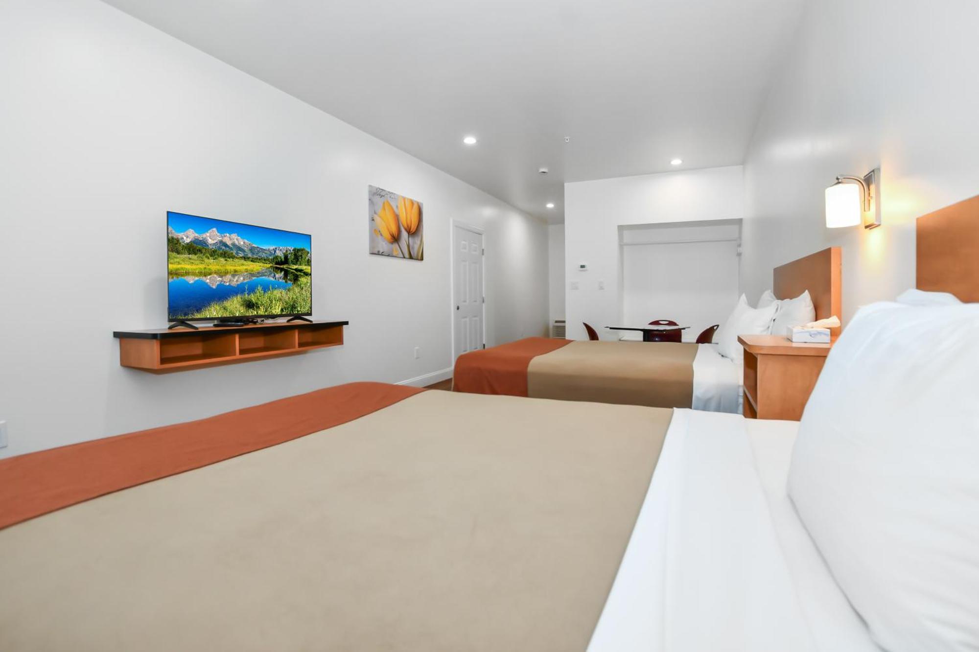 Deluxe Queen Room