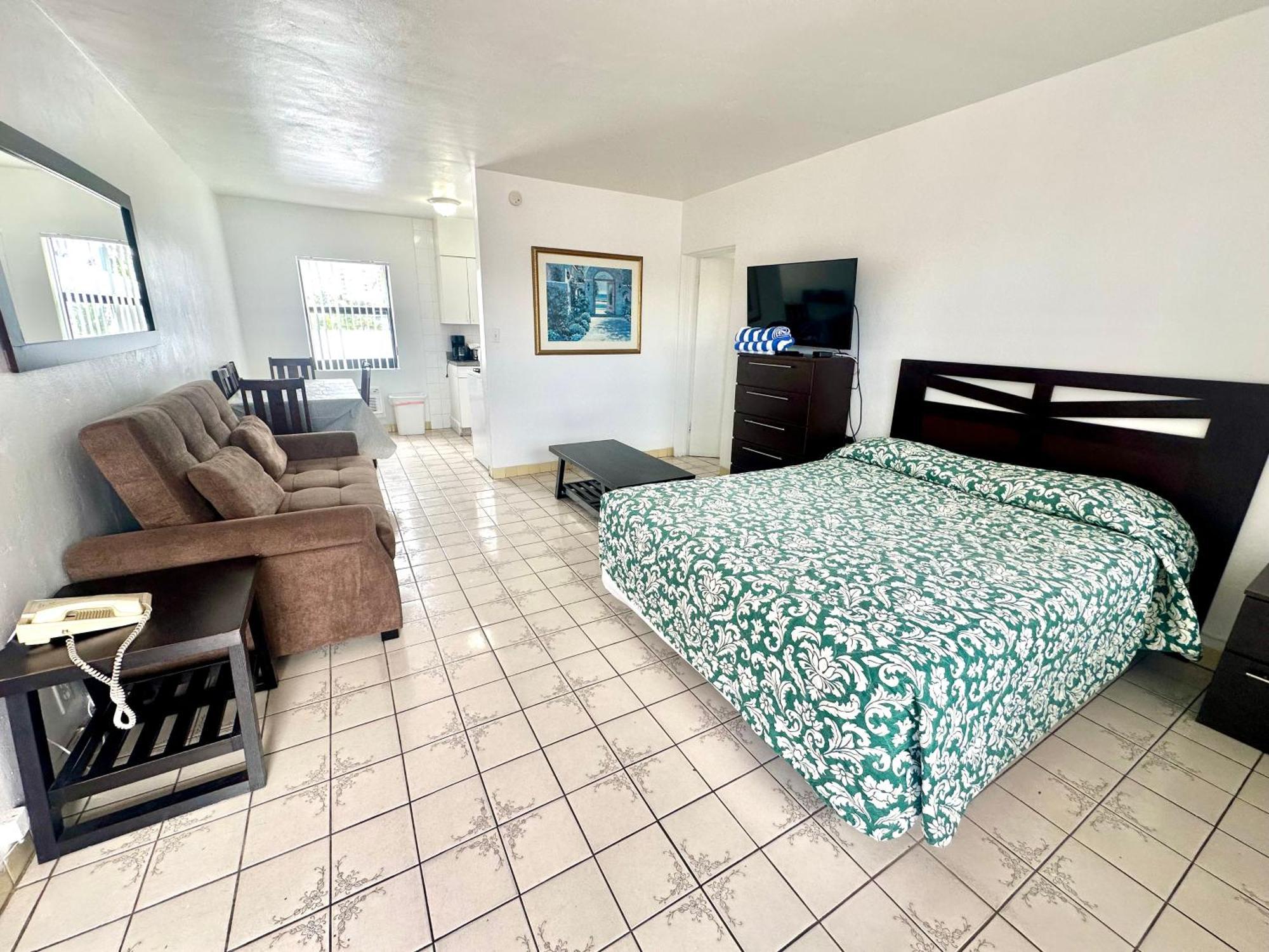 One-Bedroom Suite