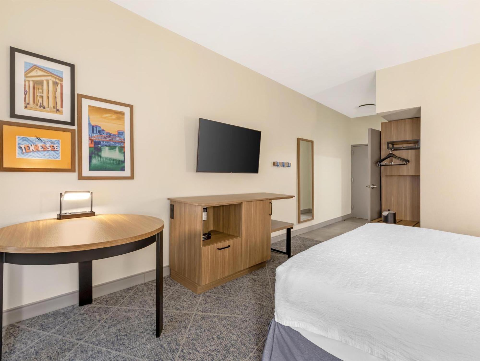 King Room Mobility Access or Non-Smoking
