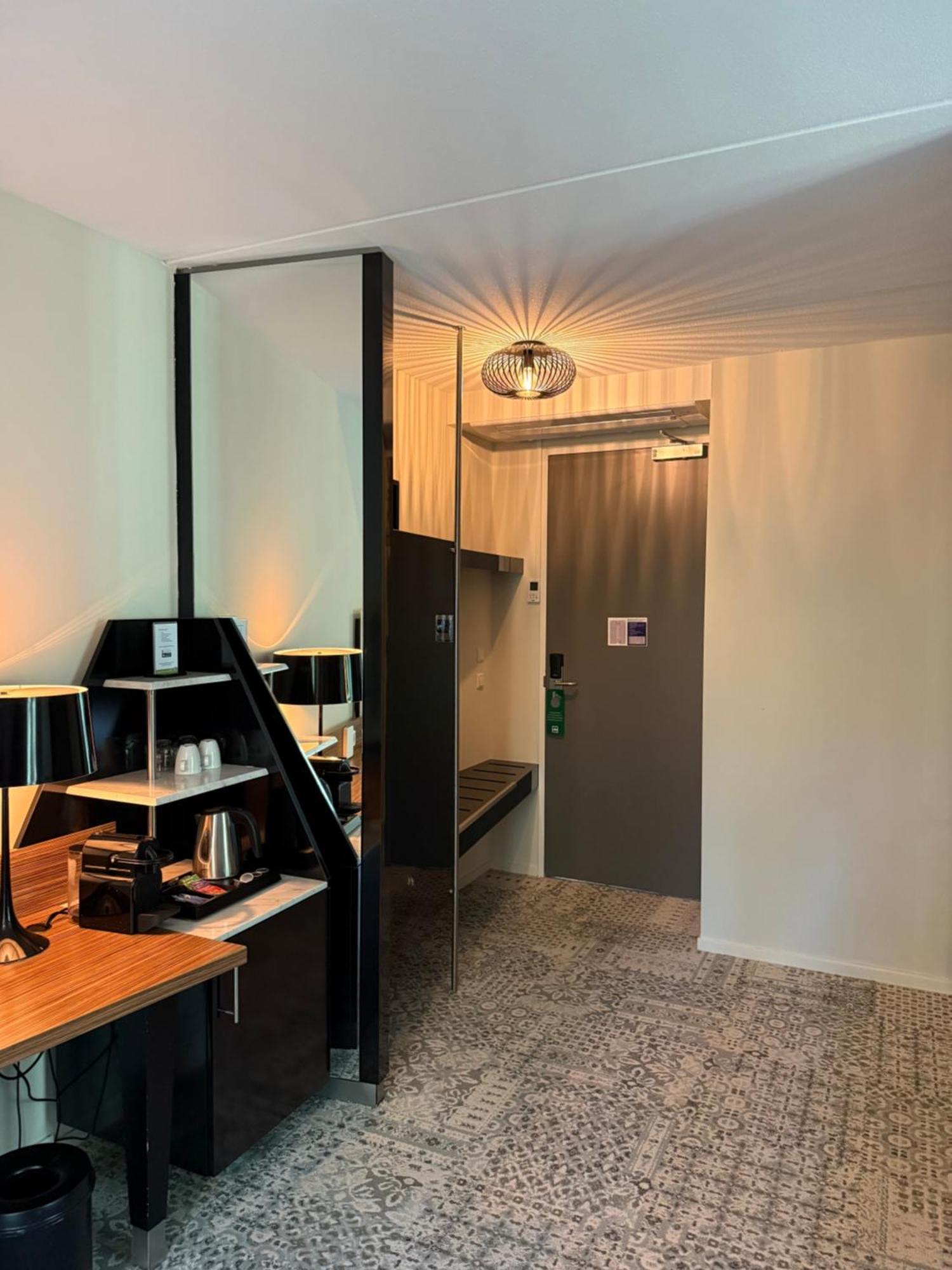 King Room Roll Shower Disability Access