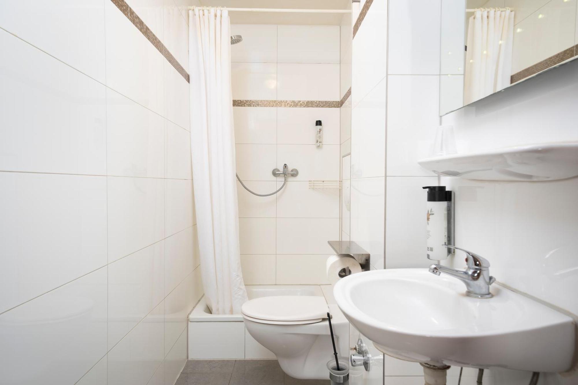 Single Room Private Bathroom