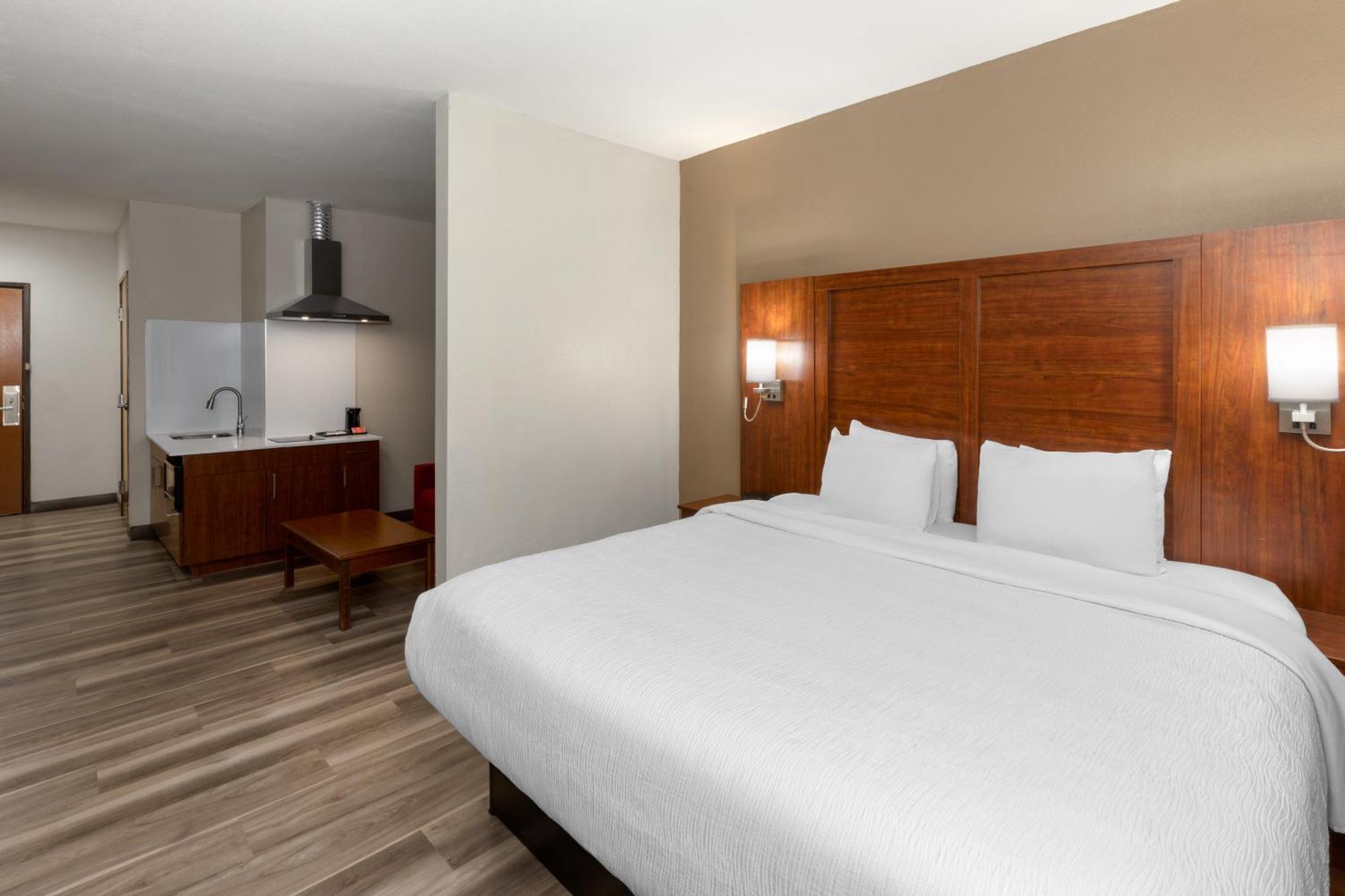 King Suite Kitchenette Non-Smoking