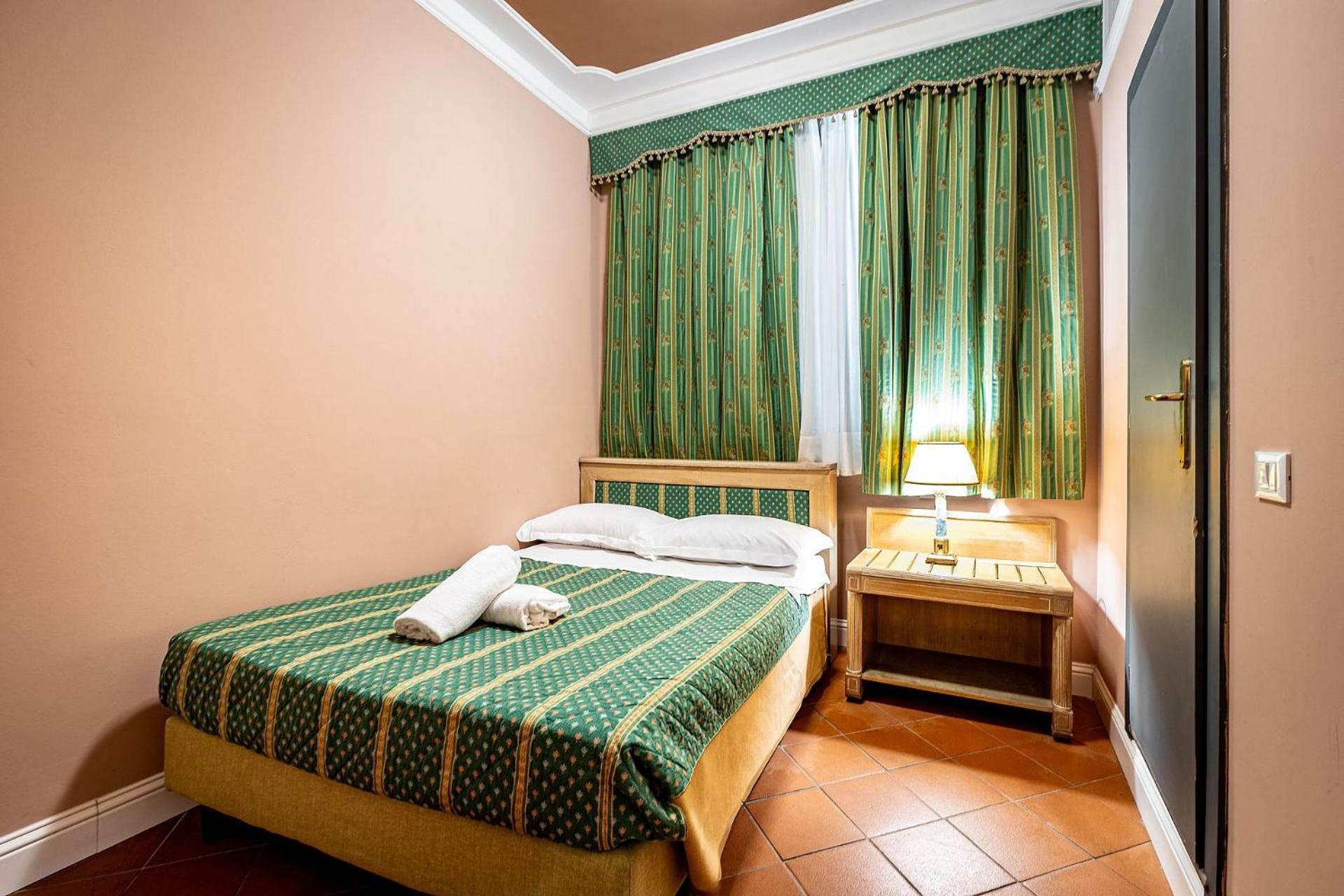 Quarto com Cama Queen-size