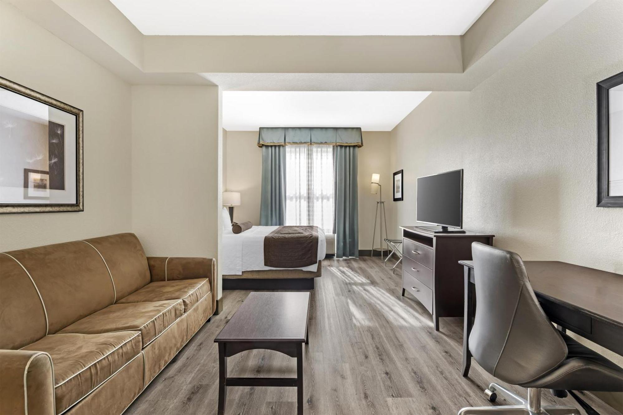 King Suite with Sofa Bed - Non-Smoking