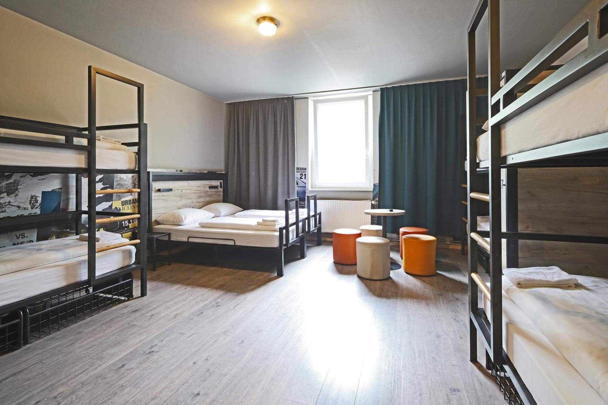 Chambre 6 Lits