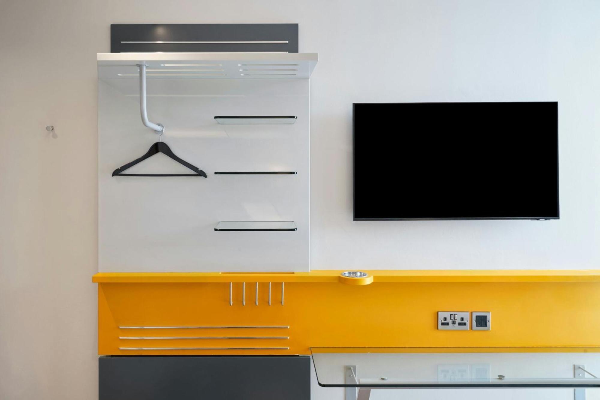 Effizientes Zimmer mit zwei Etagenbetten