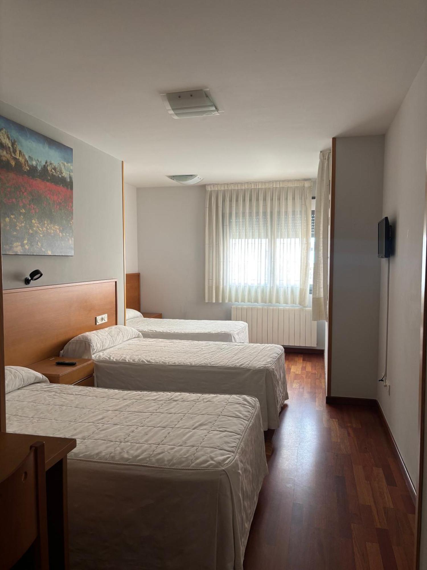 Triple Room,1774517103:JPEG