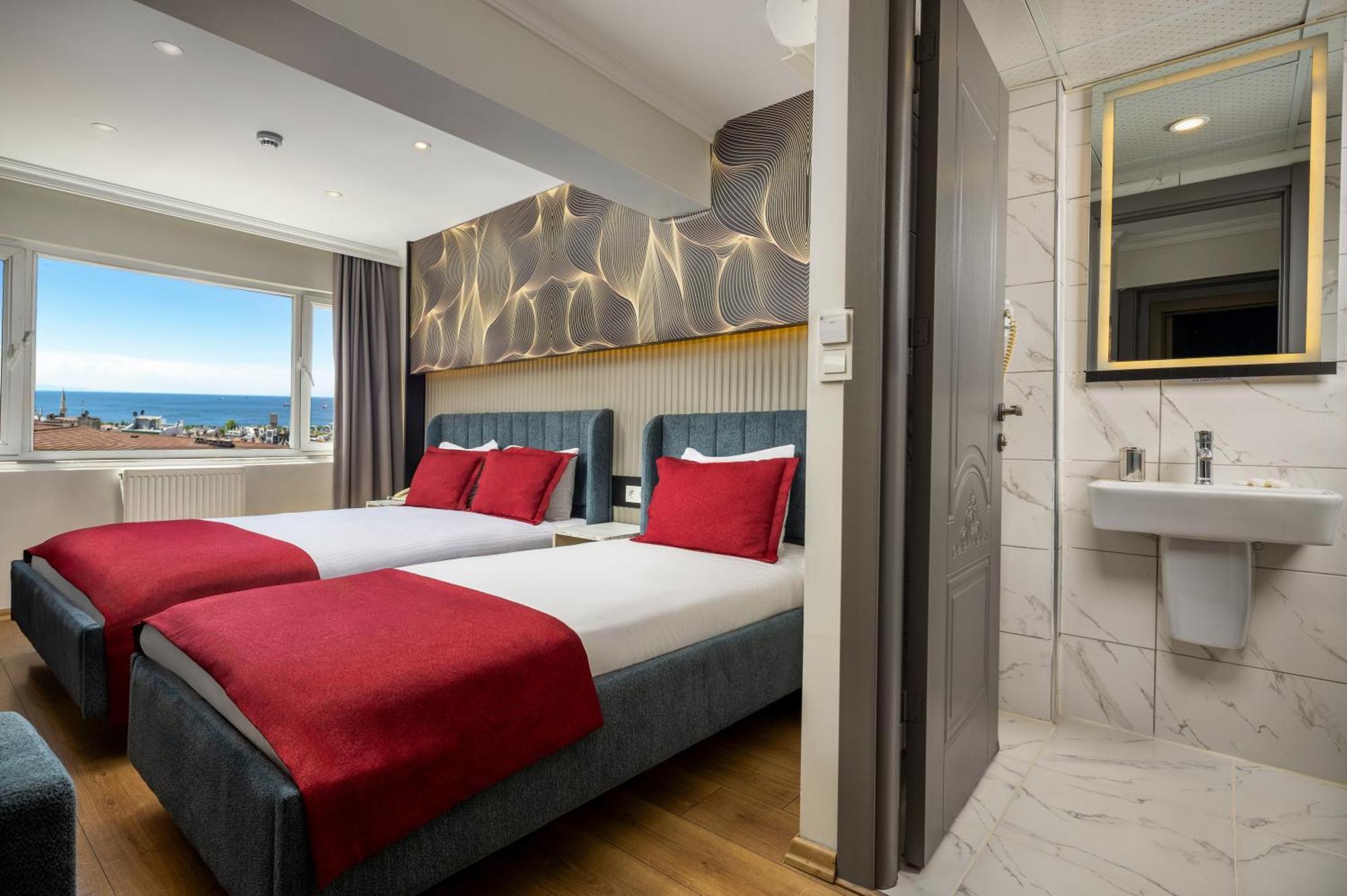 Triple Room with Sea View