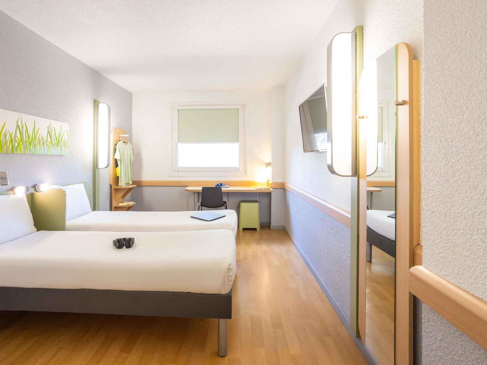Standard Room 2 Single Beds
