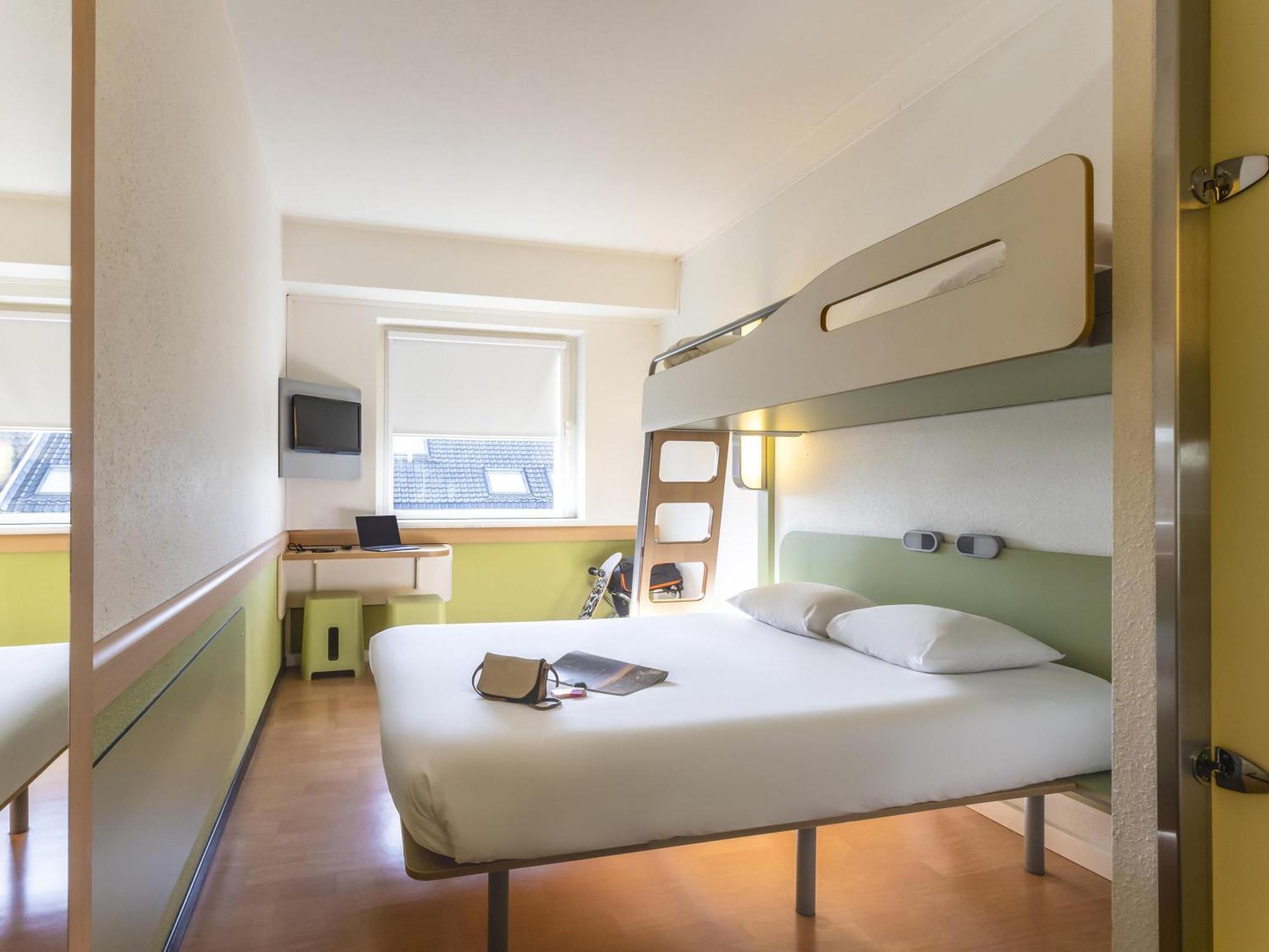 Standard Family Room One Double Bed One Bunk Bed