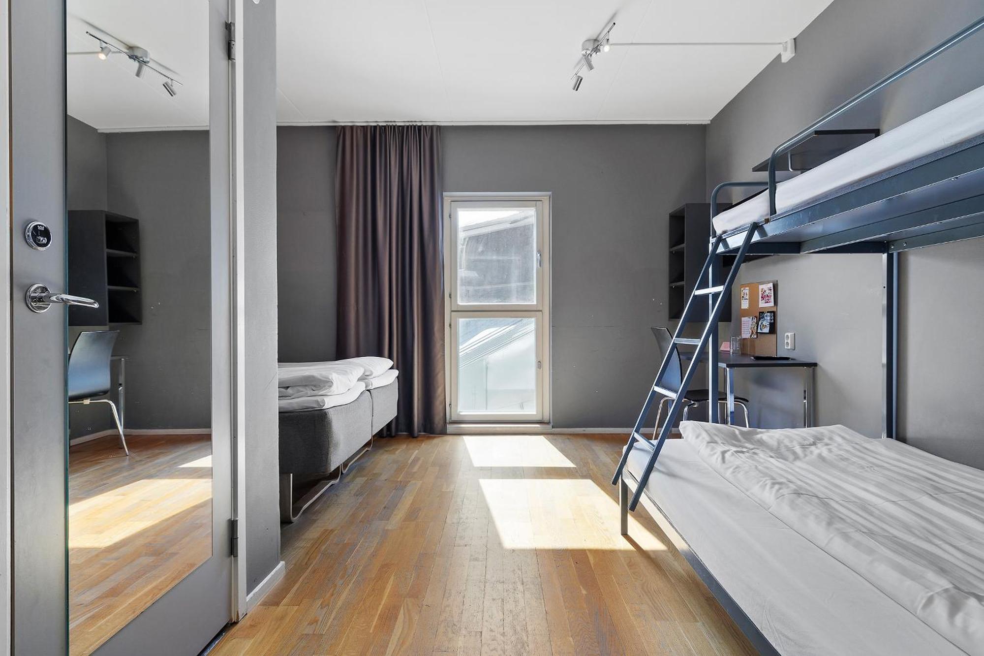 Family Room Bunkbed