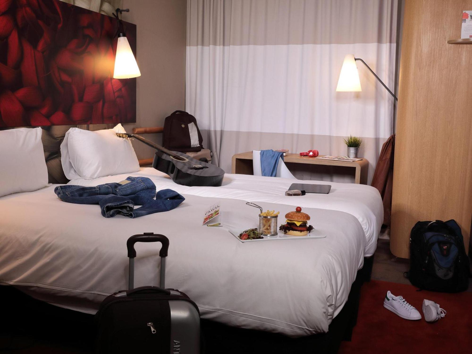 Sweet Twin Room